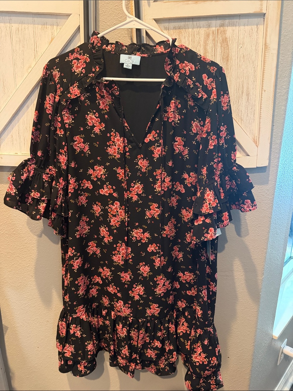 CeCe Black Floral Ruffle-Sleeve dress beautiful nwt ptp 22